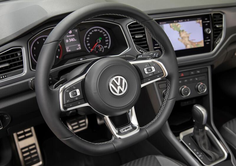 Volkswagen T-Roc Cabrio (2020-->>) (34)
