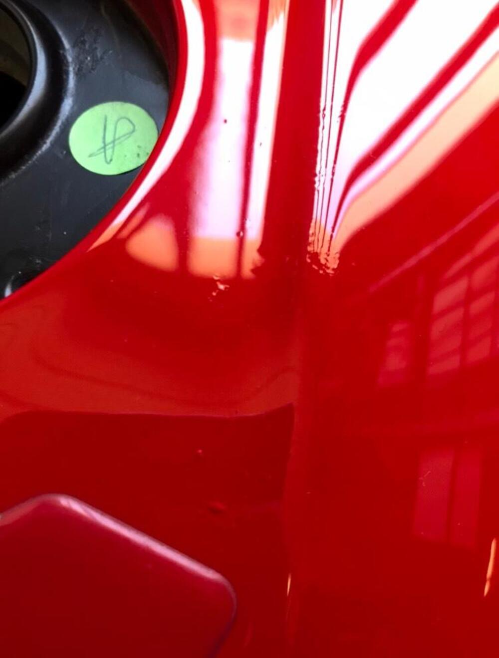 Serbatoio rosso MV F4 MV Agusta (5)