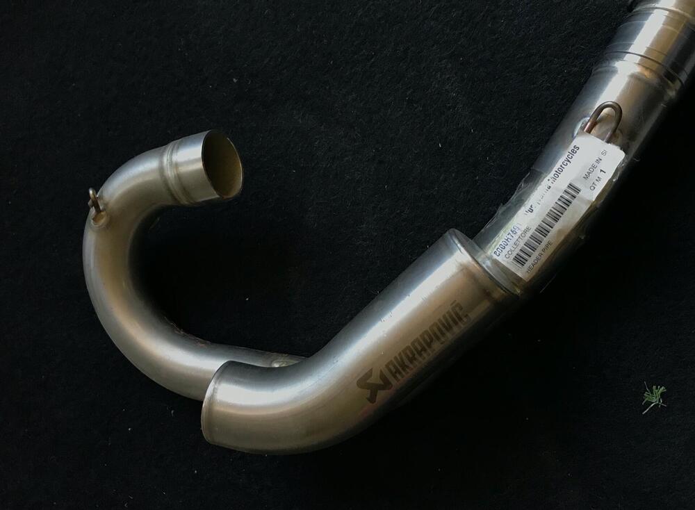 Collettore e silenziatore AKRAPOVIC TC250 (3)
