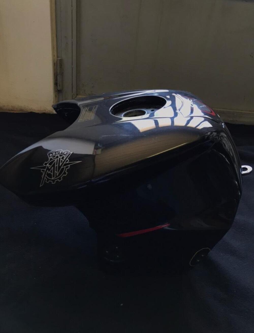 Serbatoio nero MV F4 seminuovo MV Agusta (3)