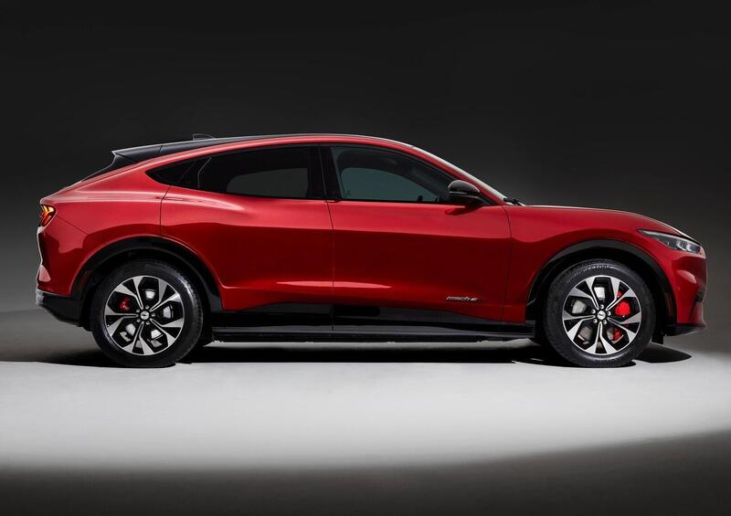 Ford Mustang Mach-E (2020-->>) (2)