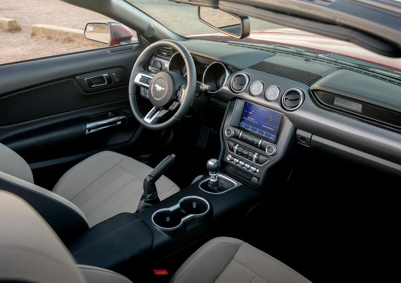 Ford Mustang Cabrio (2015-24) (12)