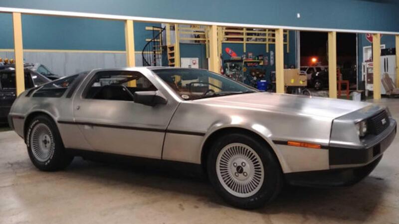 La macchina del tempo e il pick up di Marty McFly vendute all&#039;asta