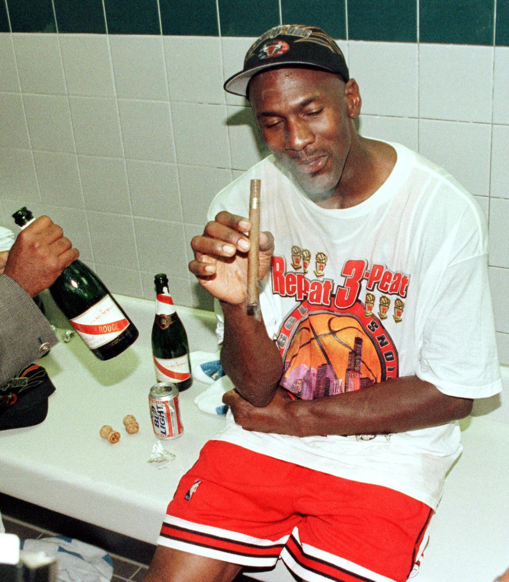 Michael Jordan sigaro