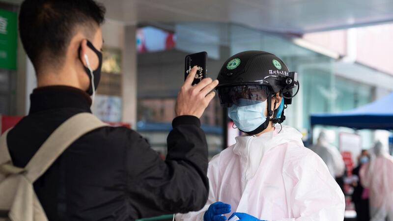 Carabinieri: a Milano si sperimenta il casco &ldquo;anti-Covid&rdquo;