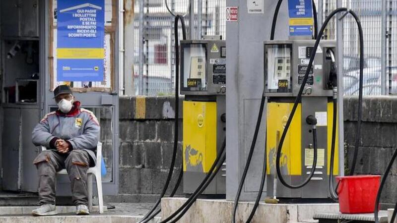 Pompe benzina in autostrada in sciopero per 48 ore