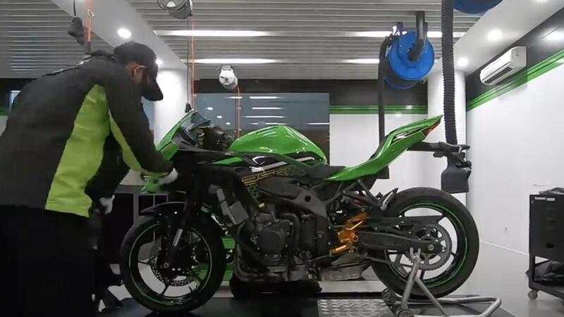 Kawasaki ZX-25R: la belvetta si fa pronto pista