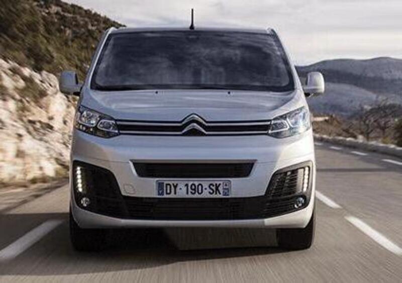 Citroen Spacetourer (2016-->>) (2)