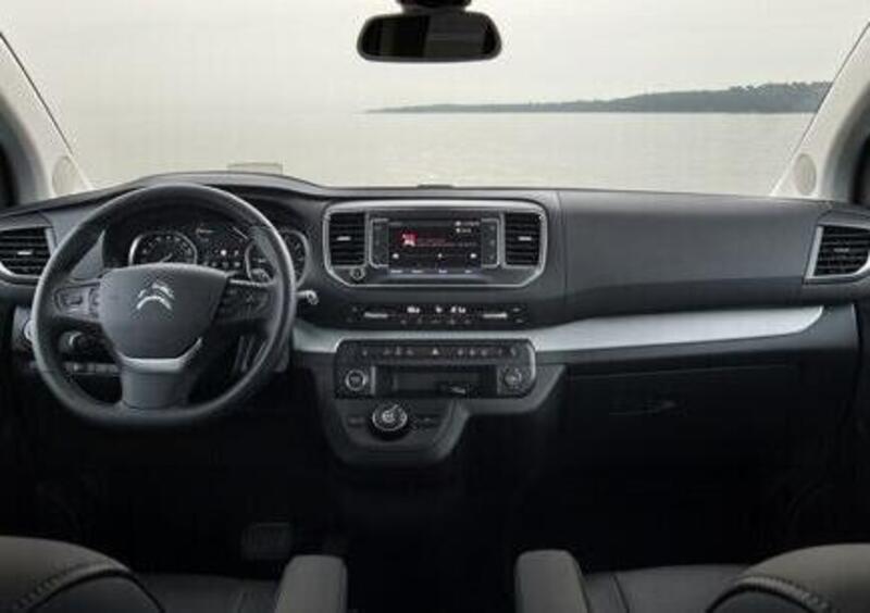 Citroen Spacetourer (2016-->>) (11)