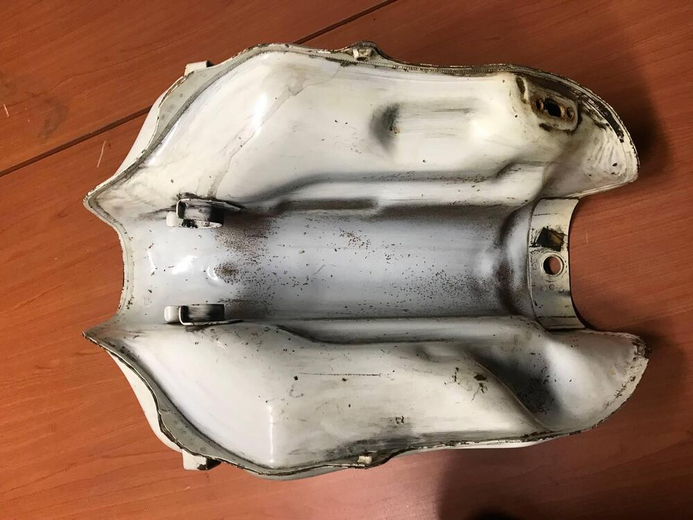 Serbatoio Yamaha XT 600 anni '90 (3)