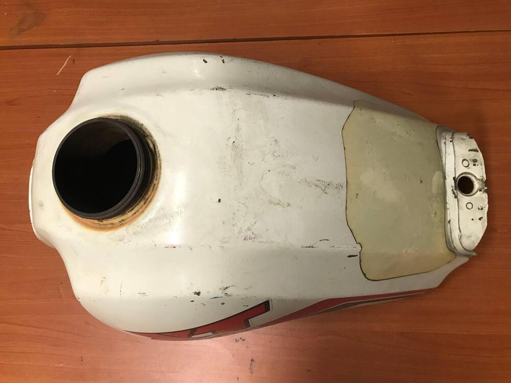 Serbatoio Yamaha XT 600 anni '90 (4)