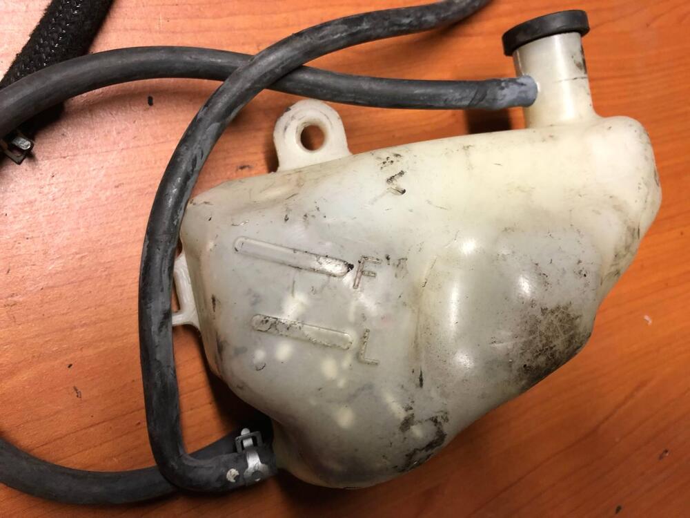 Vaschetta espansione Suzuki GSX-R 1000 07-08 k7 k8 (3)