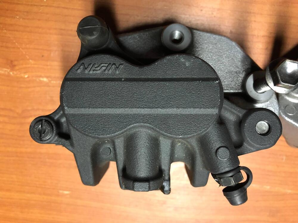 Coppia Pinze Freno anteriori Kawasaki Z 750 07-12 (2)