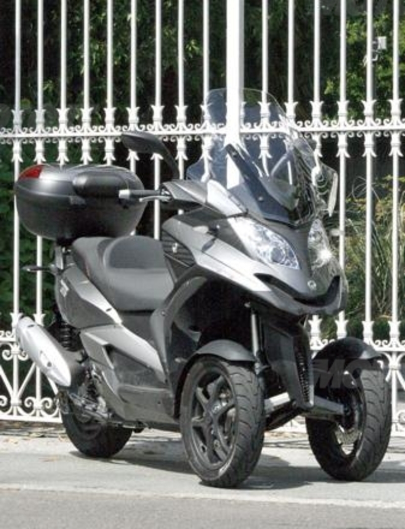 Quadro 350D con bauletto e parabrezza senza sovrapprezzo