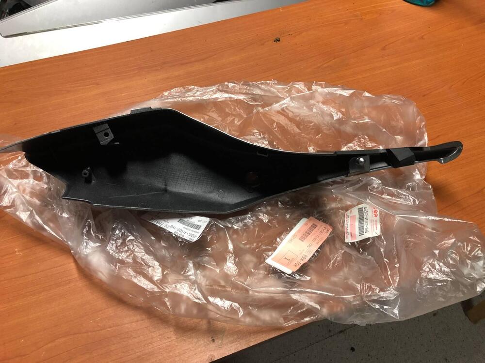 Fianchetto coda sinistro Suzuki GSX-R 1000 2005 (2)