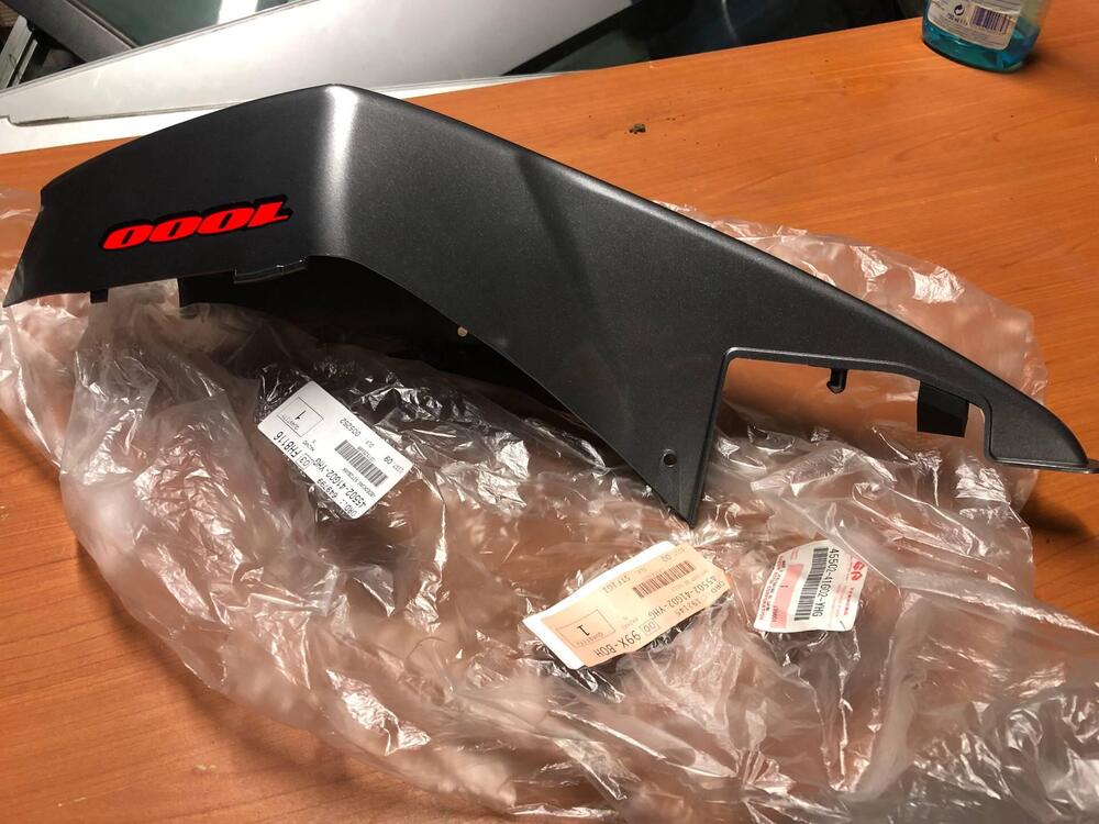 Fianchetto coda sinistro Suzuki GSX-R 1000 2005 (3)