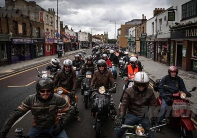 Vespa World Days 2012: &egrave; iniziata a Londra la 6a edizione 