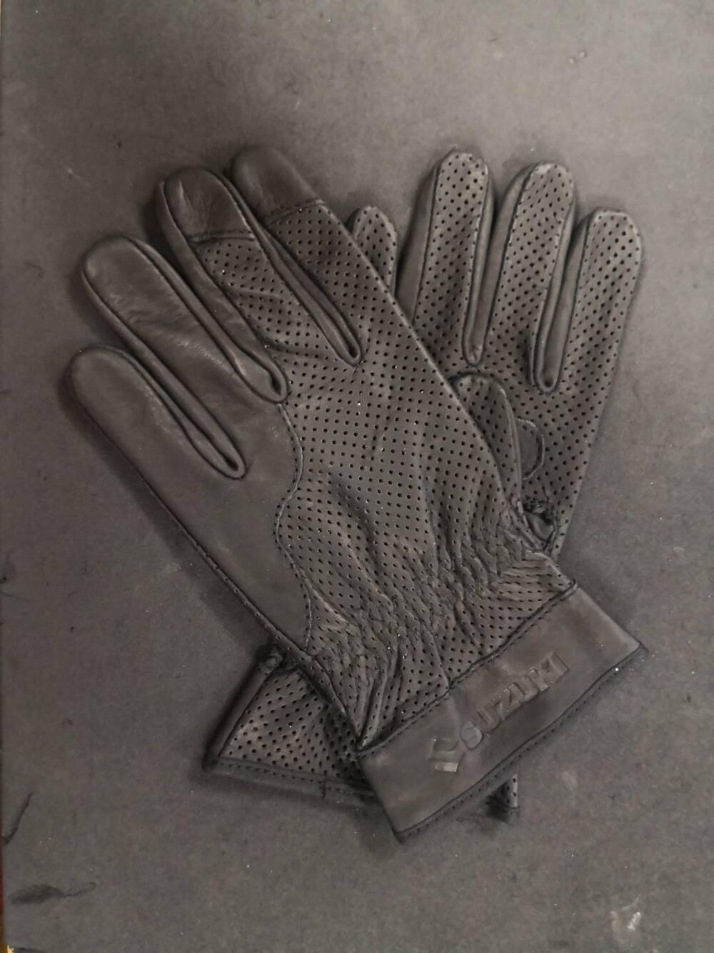 Guanti Suzuki in pelle traforato estivo