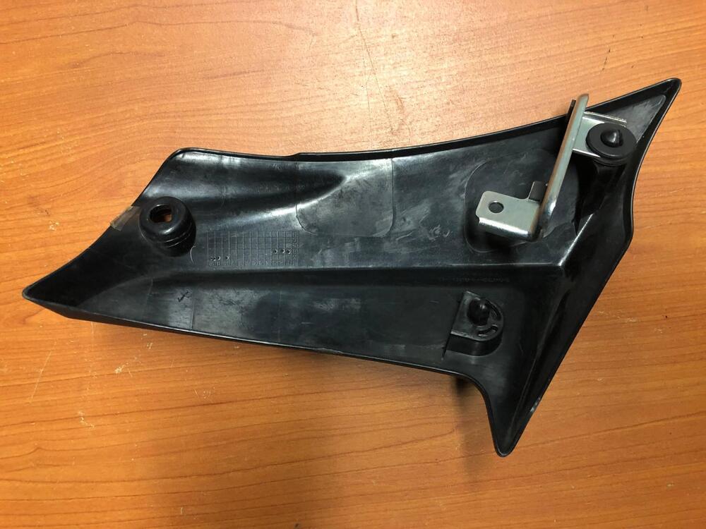 Fianchetto laterale Suzuki GSX-R 600 750 2011-2017 (2)