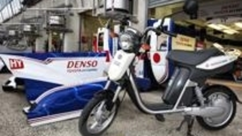 Yamaha EC-03: lo scooter di Toyota Racing