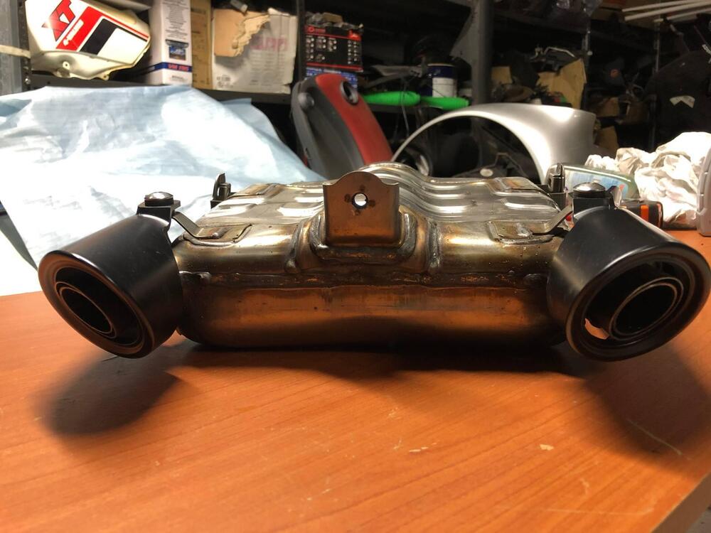 Scarico originale Suzuki GSR 600 2006-2010 (3)