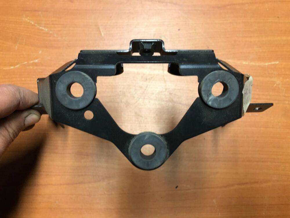 Telaietto supporto faro posteriore Yamaha FZ1 (3)
