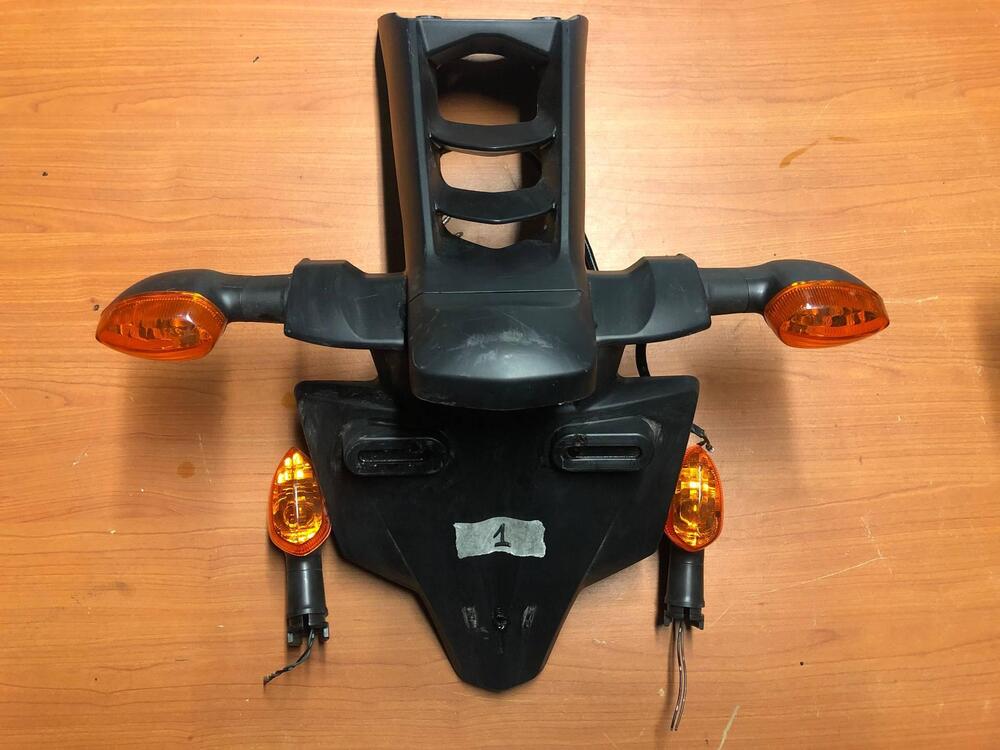 Portatarga originale + 4 frecce Yamaha FZ1