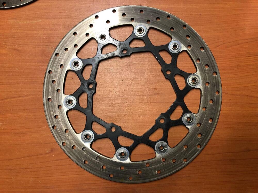 NR.3 dischi fren anteriori + posteriore Yamaha FZ1 (4)
