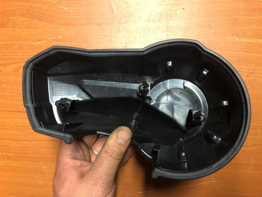 Cover coperchio strumentazione Triumph Street Spee (3)