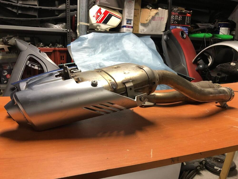 Scarichi originali Yamaha FZ6 2004 - 2007 (4)