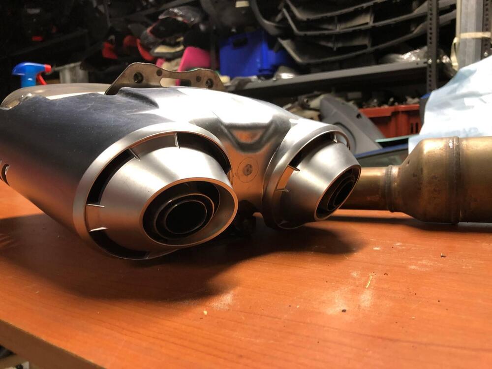 Scarichi originali Yamaha FZ6 2004 - 2007 (6)