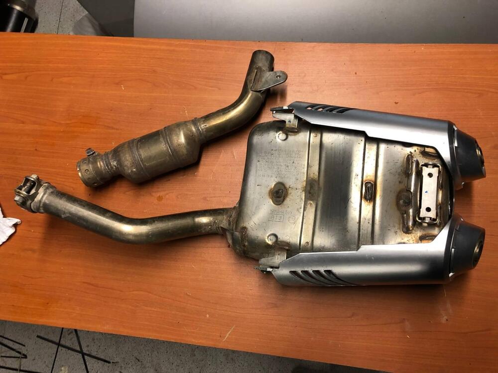 Scarichi originali Yamaha FZ6 2004 - 2007 (7)