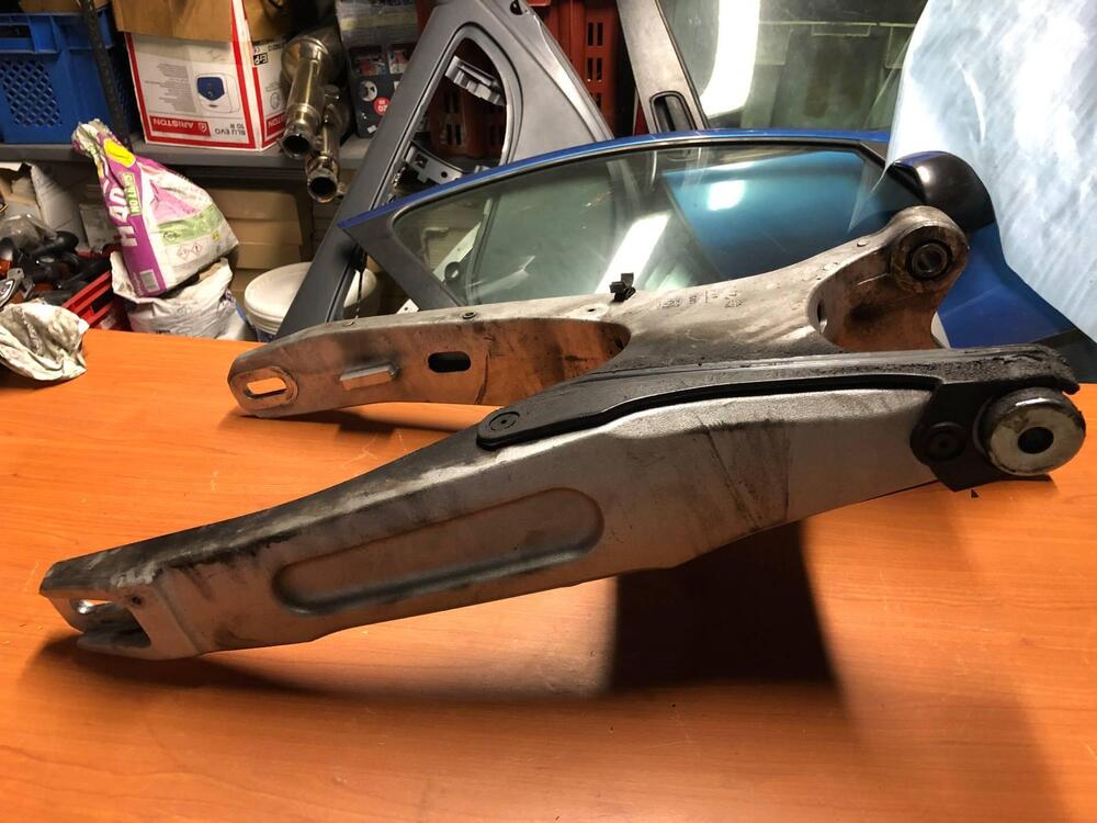 Forcellone posteriore Yamaha Mt-03 660 (2)