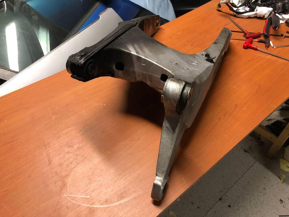 Forcellone posteriore Yamaha Mt-03 660 (3)