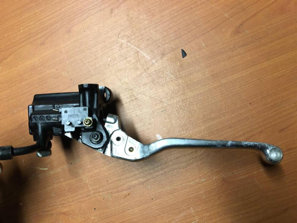 Pompa + pinze freno anteriori Yamaha MT-03 660 (4)