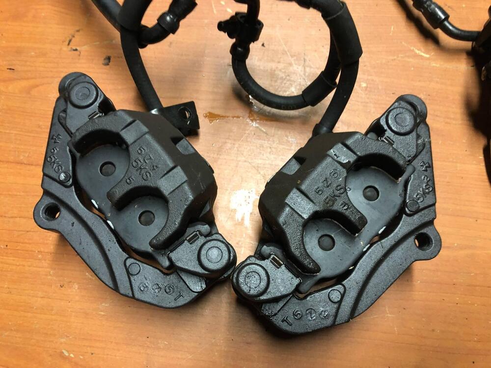 Pompa + pinze freno anteriori Yamaha MT-03 660 (6)