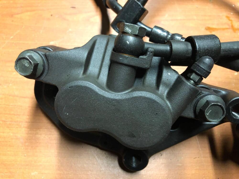 Pompa + pinze freno anteriori Yamaha MT-03 660 (7)