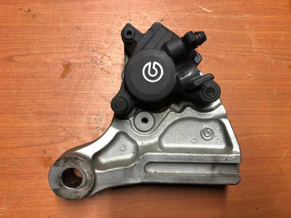 Pinza freno posteriore + supporto Yamaha MT-03 660