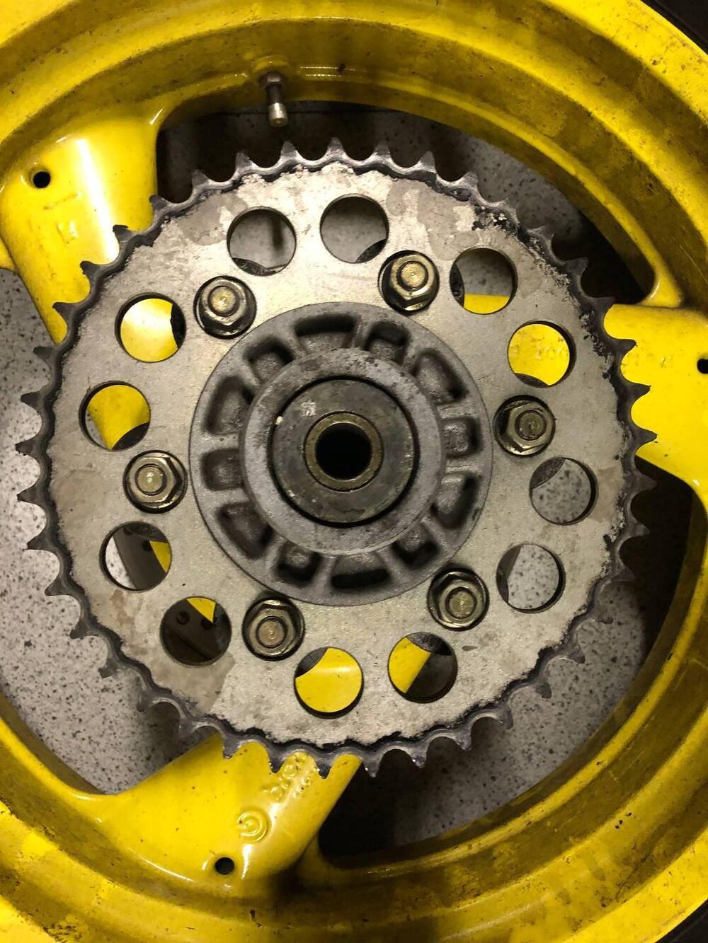 Cerchio posteriore+ gomma+disco Ducati Monster 600 (3)