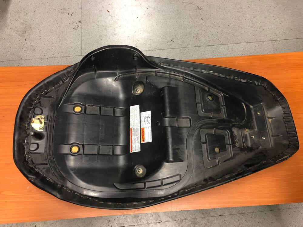 Sella Suzuki Burgman 125 - 150 2002 - 2006 (2)