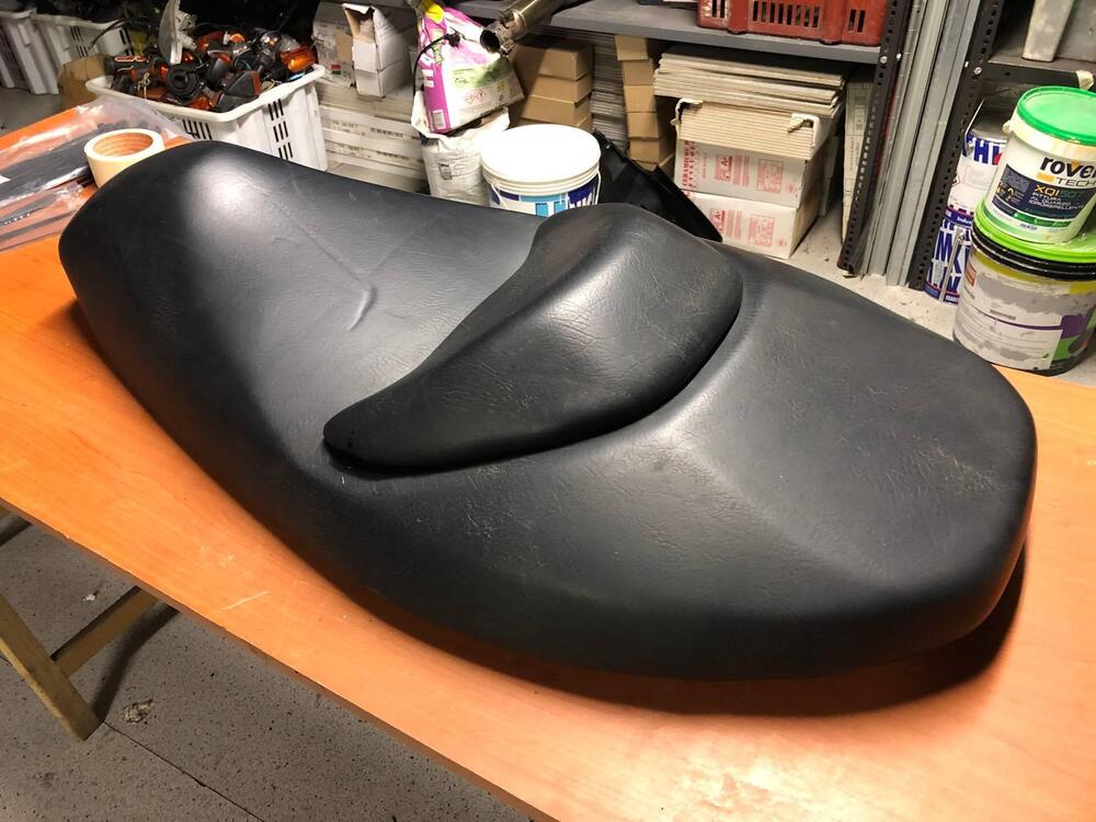 Sella Suzuki Burgman 125 - 150 2002 - 2006 (5)