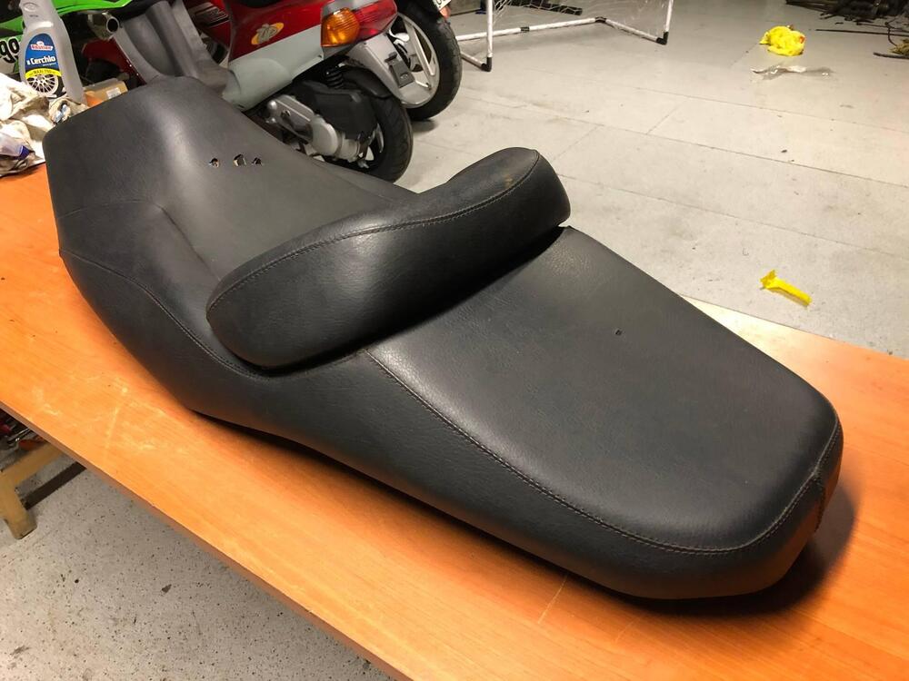 Sella Suzuki Burgman 250 - 400 1998 - 2000 (3)