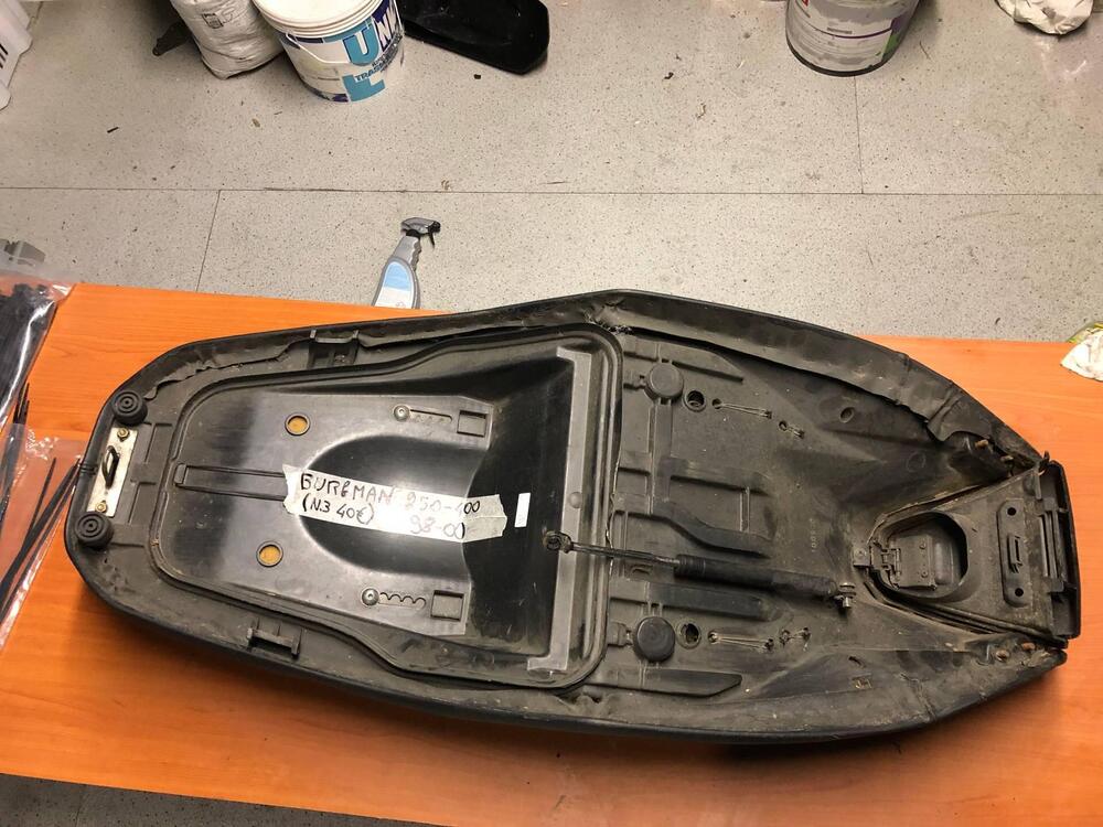 Sella Suzuki Burgman 250 - 400 1998 - 2000 (7)