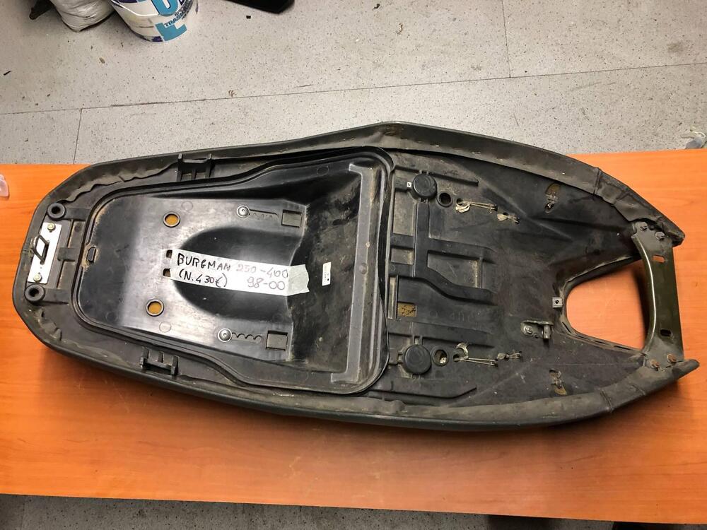 Sella Suzuki Burgman 250 - 400 1998 - 2000 (3)