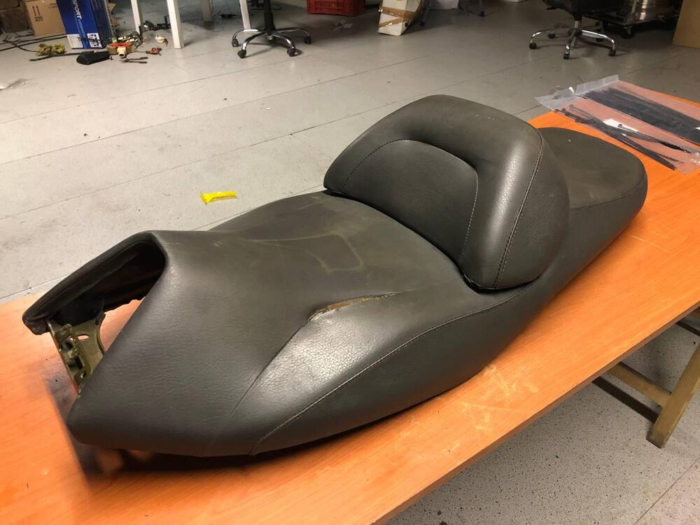 Sella Suzuki Burgman 250 - 400 1998 - 2000 (6)