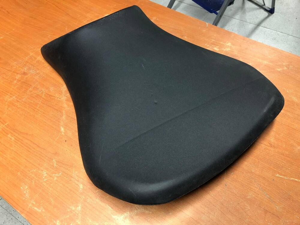 Sella anteriore Yamaha R6 1999 - 2002 (4)