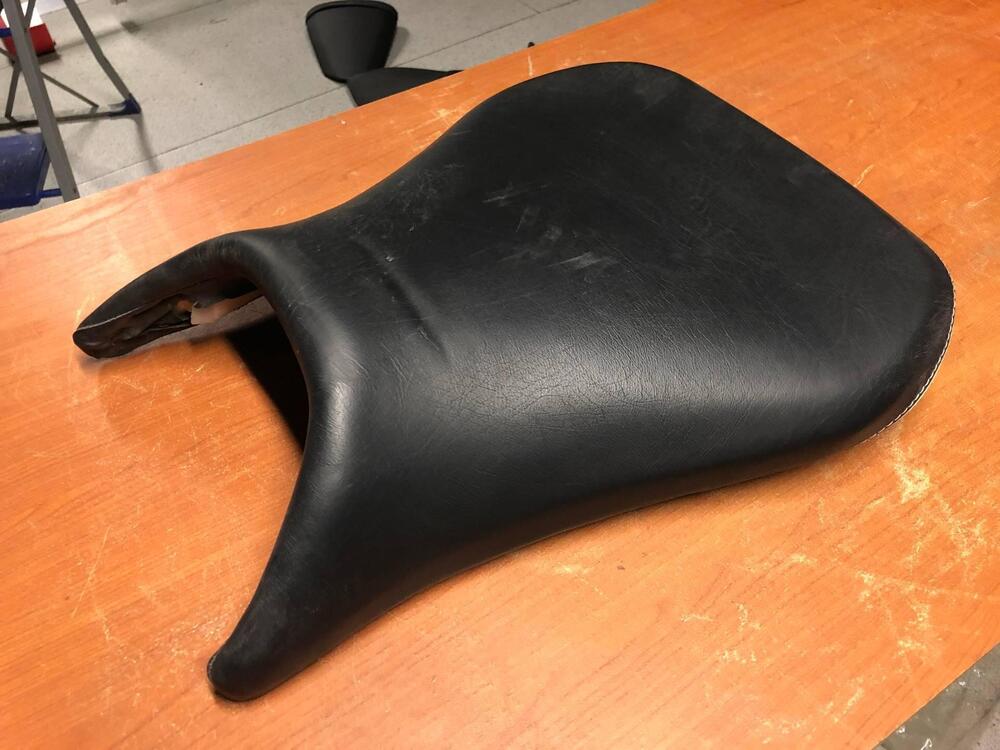 Sella anteriore bicolore Yamaha R6 1999 - 2002 (2)