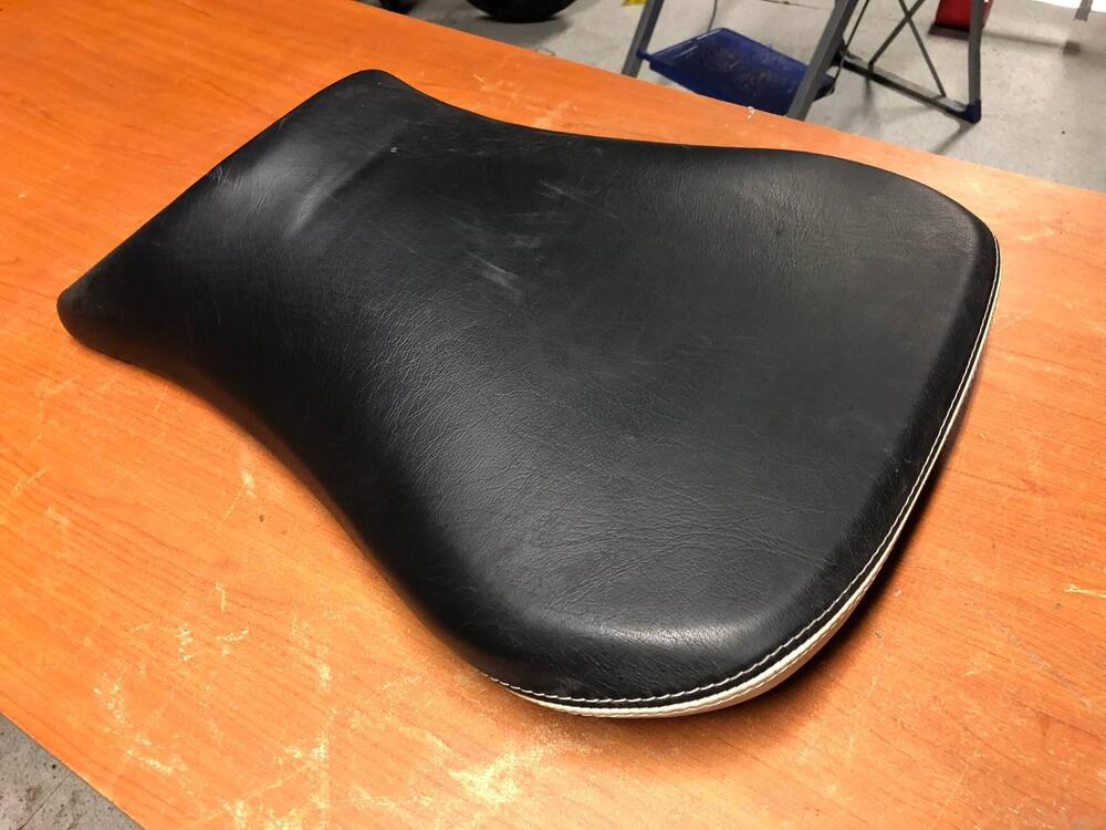 Sella anteriore bicolore Yamaha R6 1999 - 2002 (3)