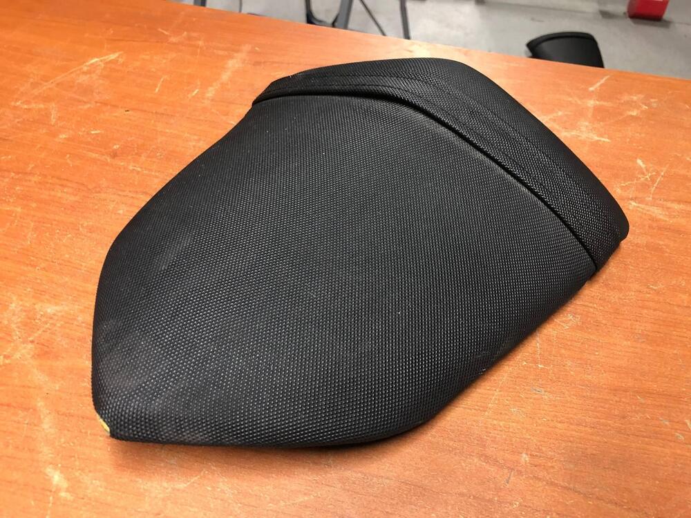 Sella posteriore Kawasaki Z 750 2007 - 2012 (6)