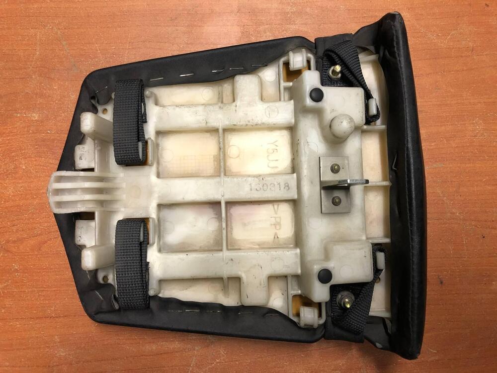 Sella posteriore Yamaha R1 2000 - 2001 (4)